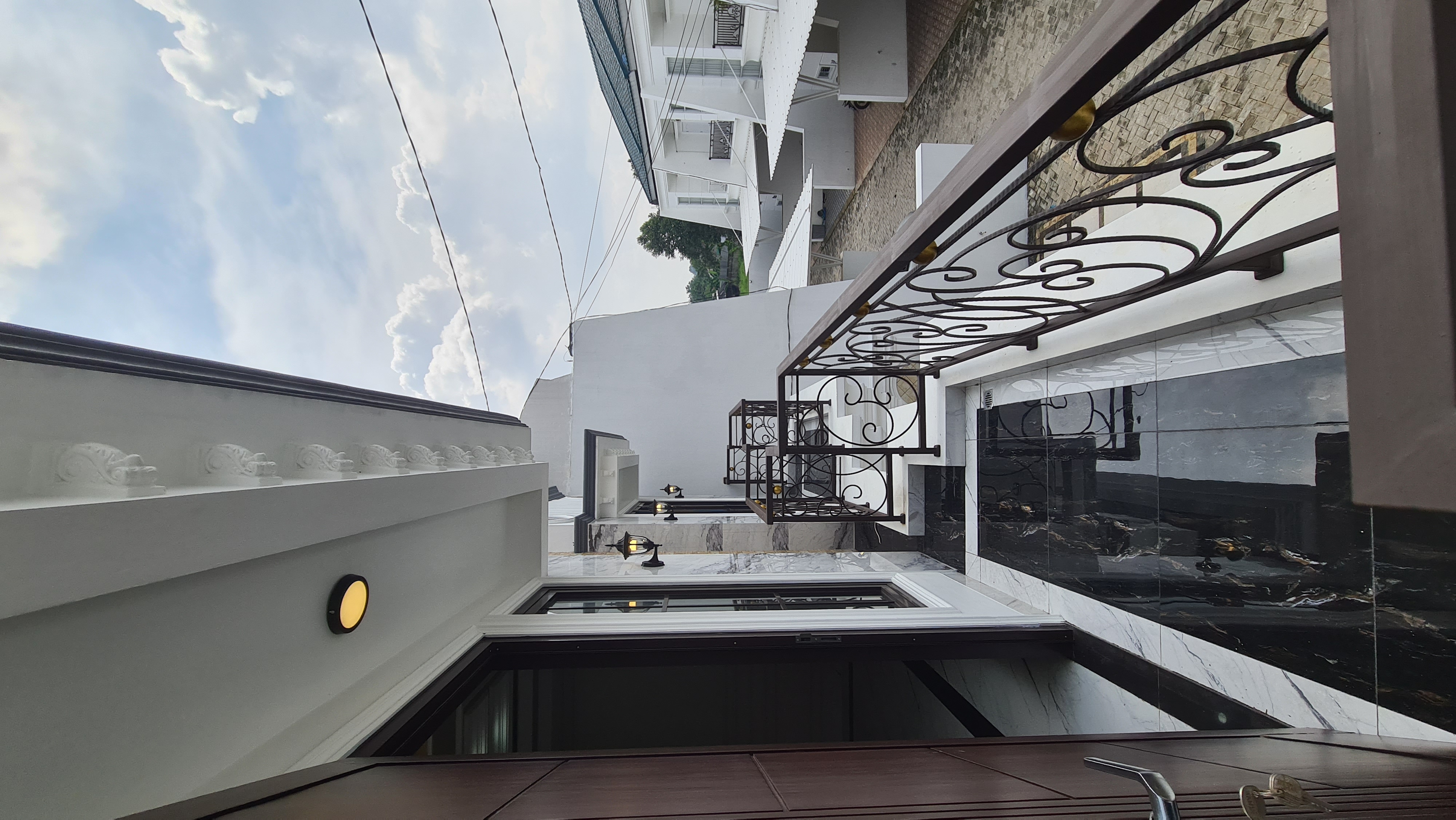RUMAH MODERN CLASSIC